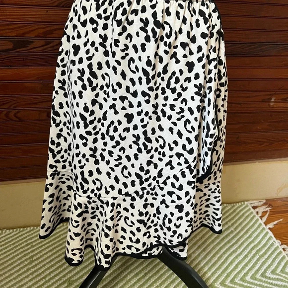 Slate & Willow Ivory and Black Animal Cheetah Print Faux Wrap Dress Size S - Picture 6 of 15